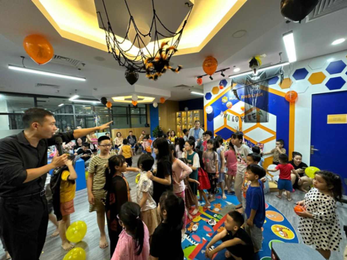 Trại hè tiếng Anh trung tâm Max English